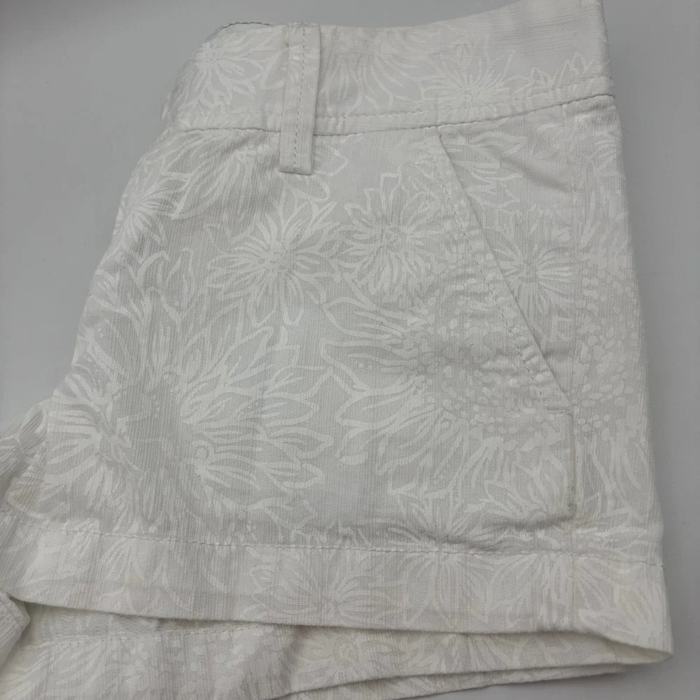 Lilly Pulitzer The Walsh Floral Print Shorts White Casual Size 2 Summer Beach